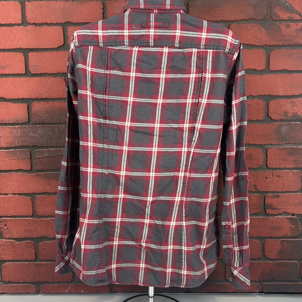 Duluth Trading Co Woman's Checkered Button Up Shirt Medium